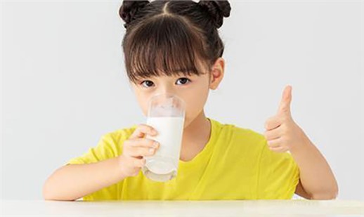 高端兒童配方奶粉【伊百分】 — “伊”百分的好評、“伊”百分的喜愛