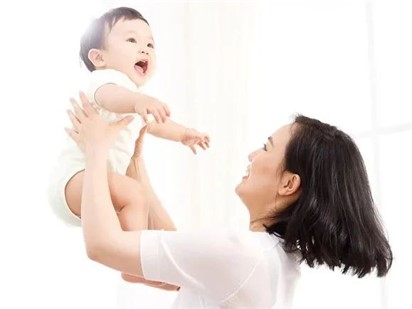 聽說寶寶不能抱著搖晃，真的嗎？
